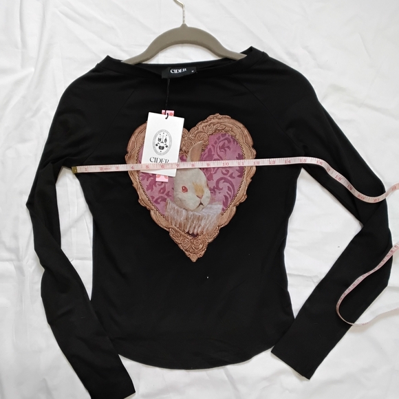 New CIDER Wome's Shirt with Bunny Heart Design Size M - Picture 6 of 7